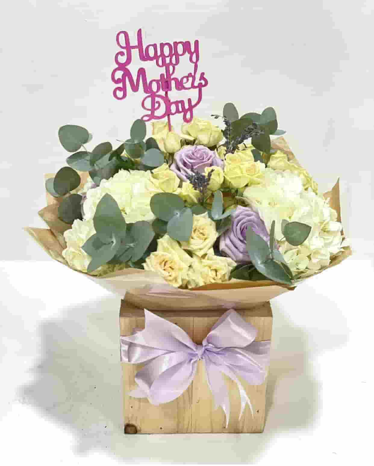 Love You Mom - Flower Arrangement